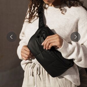 Calpak Luka Belt Bag

Minor wear.